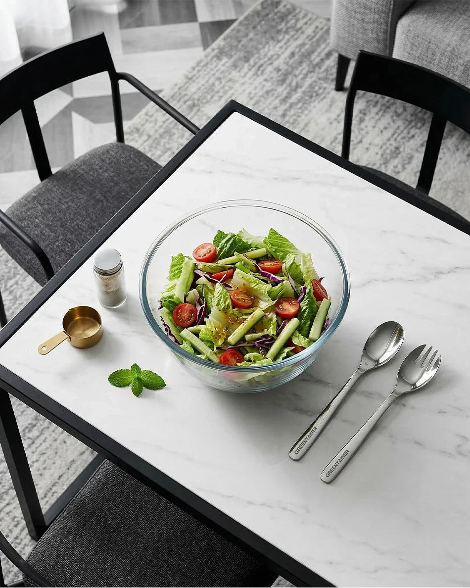Salatbesteckset aus Holz mit Deckel